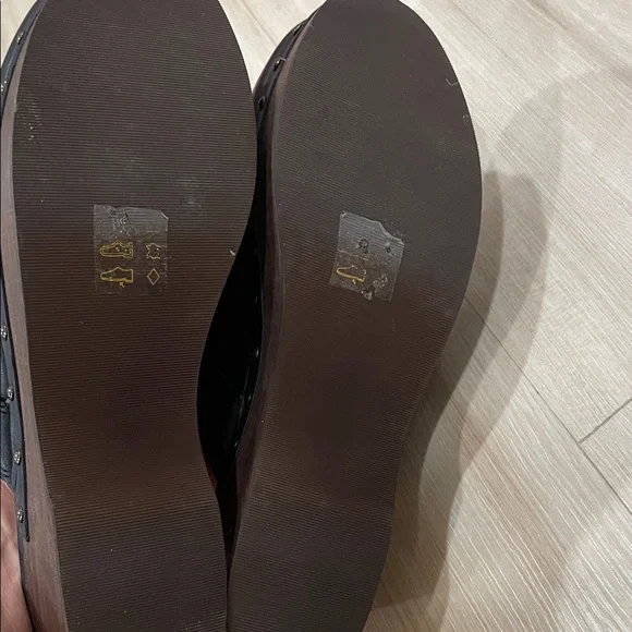 Madewell Black Leather Slip-On Clogs - Picture 4 of 5